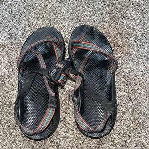 Mens Chaco’s sandals barely worn.
